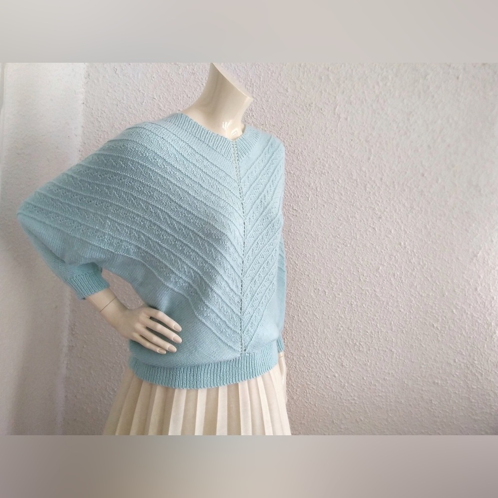 Vintage 70s Hand Knit Pastel Aqua Blue Chevron Dolman Batwing Sleeve Sweater